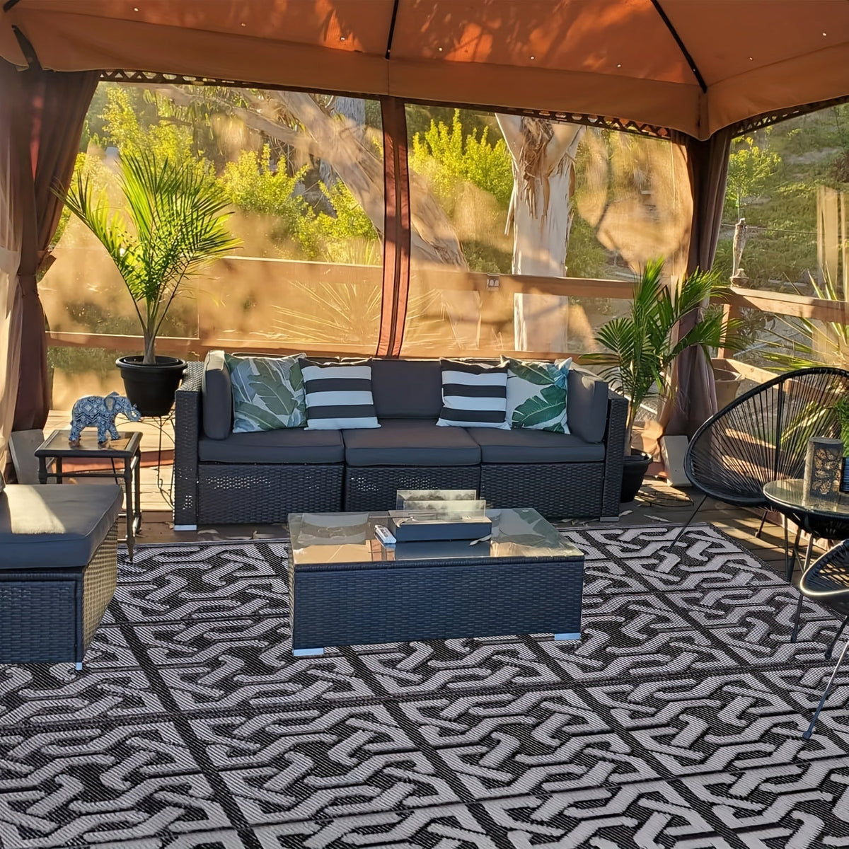 Reversible Outdoor Patio Rug – view 4